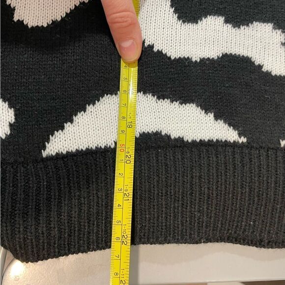 John + Jenn Christopher Camo Sweater Black Purple Relaxed Fit S/M - Picture 8 of 9